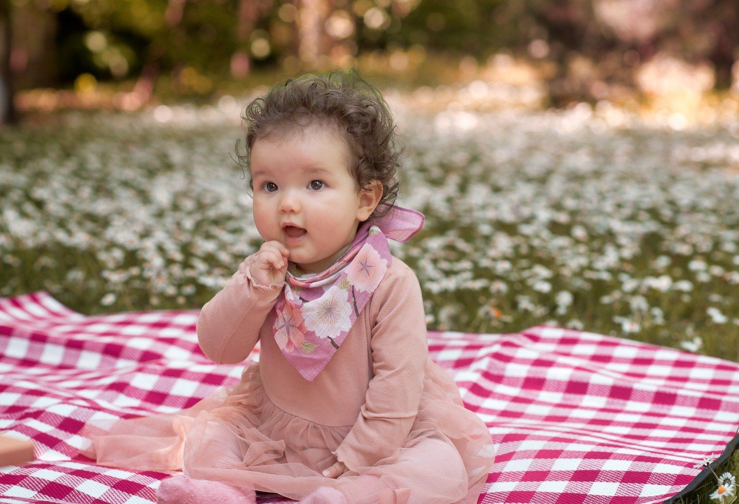 Kind mit Spaßbrille